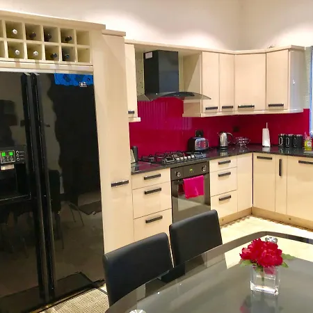 Lux Aparts Leeds Bradford Airport Lodge